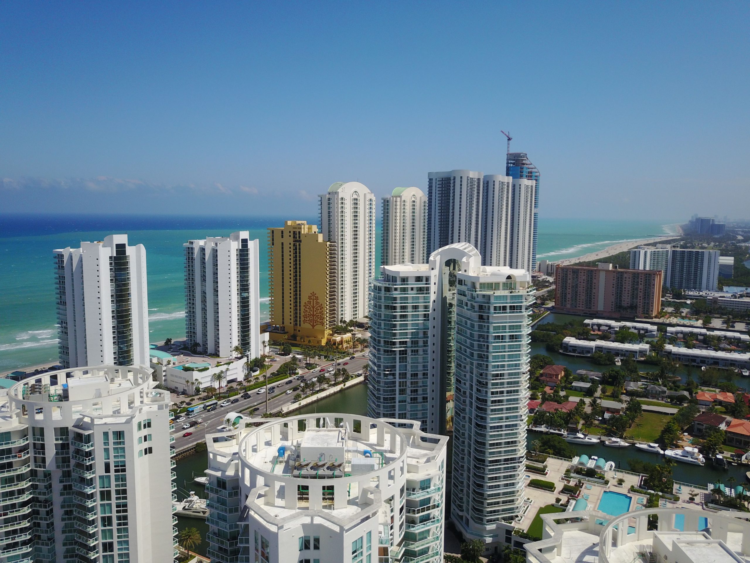 Skyline moderne Sunny Isles Miami océan