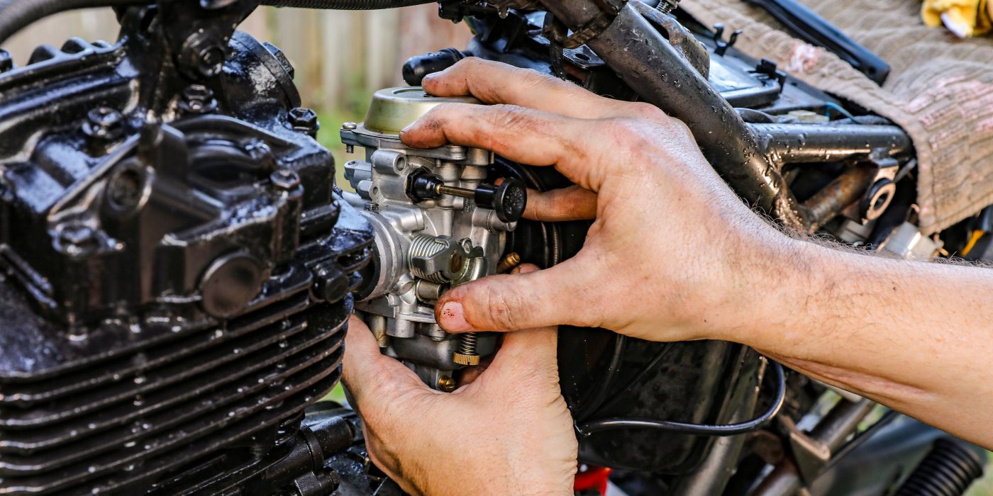 Comment remonter le ressort régulateur sur un Briggs 5 hp ?