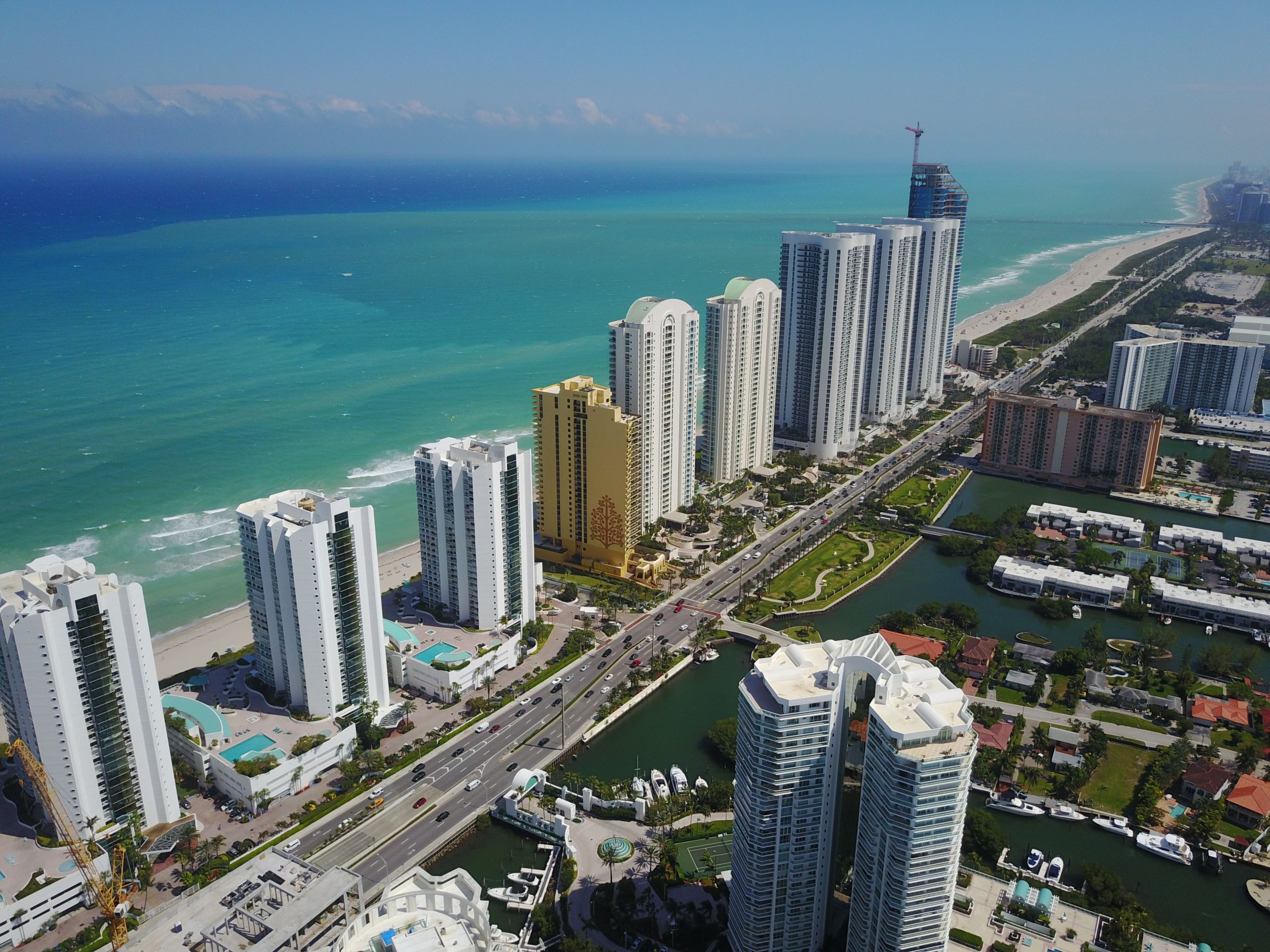 Panorama plage Sunny Isles gratte-ciel modernes