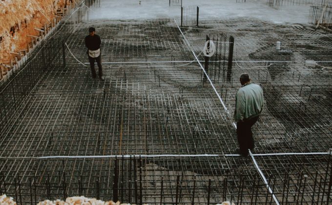 Faut-il poser une dalle de répartition sur une fosse septique ?